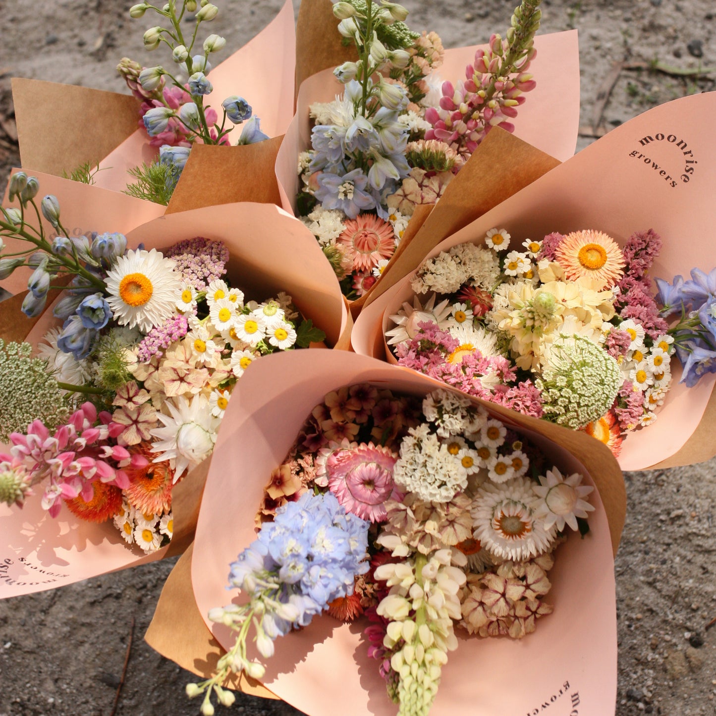 Seasonal Bouquet - Essence image 1